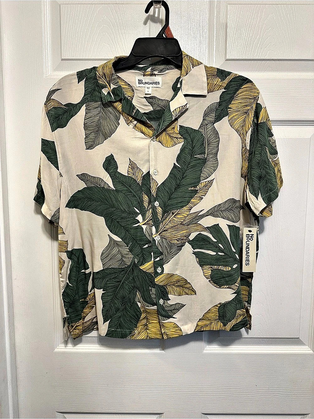 No Boundaries Men's Tropical Leaf Button-Up Cream & Green Medium NWT
